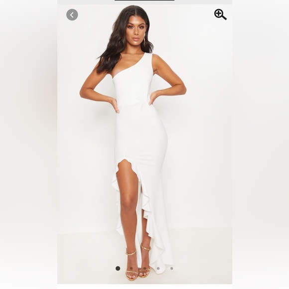 PrettyLittleThing Dresses & Skirts - prom/ formal dress
